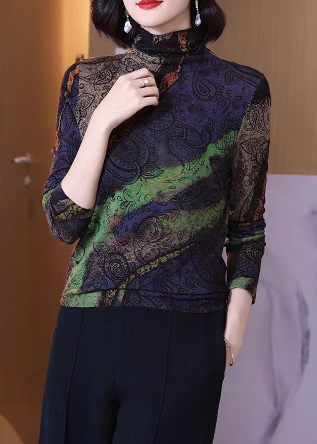 Effortlessly Elegant Top with a Timeless Design