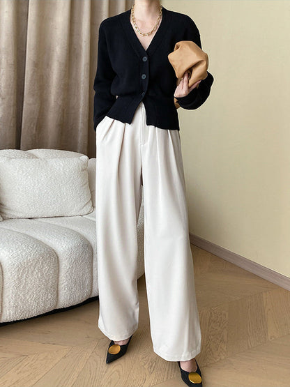 Well Tailored Cardigan with a Graceful Silhouette