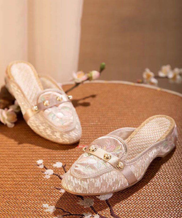 Classic Vintage Sandals with a Flattering Fit