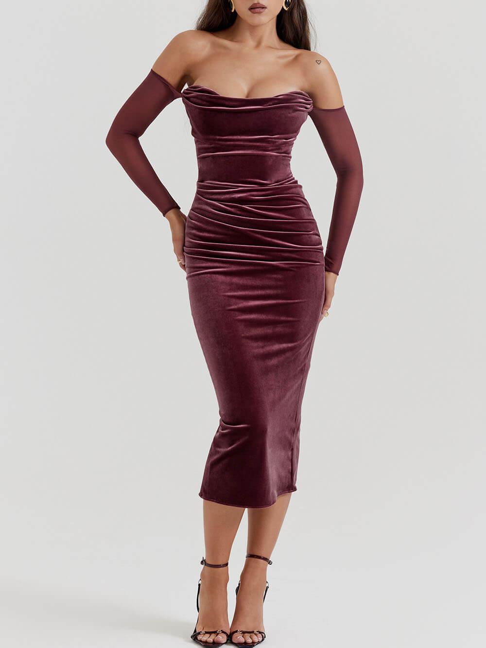 Well Tailored Dress with a Graceful Silhouette