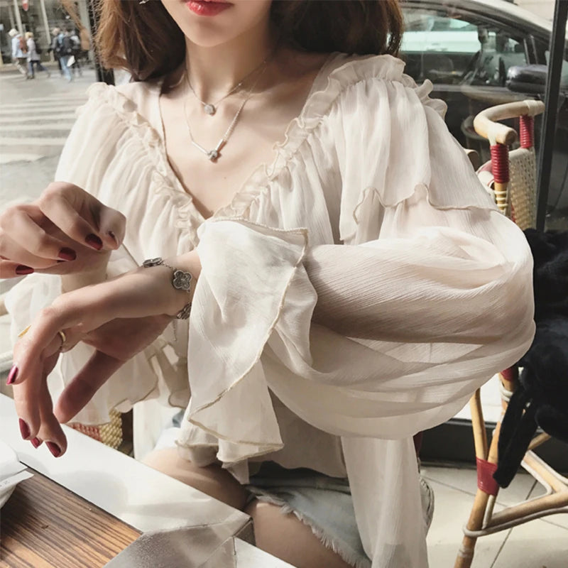 Classic Vintage & Enduringly Stylish Blouse