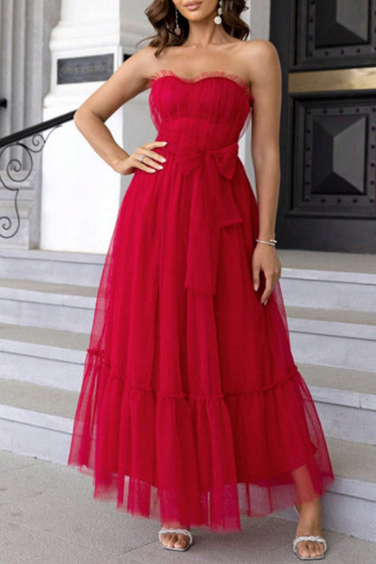 Beautifully Finished Dress in a Timeless Design