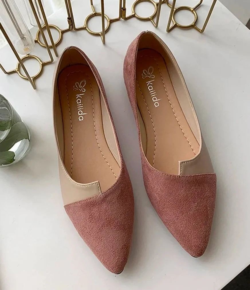 Effortlessly Elegant Shoes with a Timeless Design