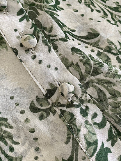 Classic Vintage & Enduringly Stylish Blouse