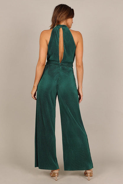 Effortlessly Elegant Garment with a Timeless Design