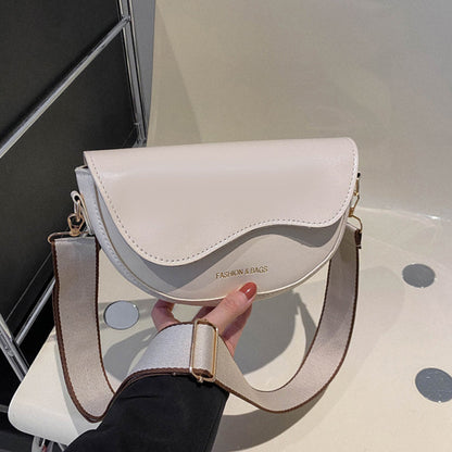 A Vintage Style Bag with Delicate Timeless Details