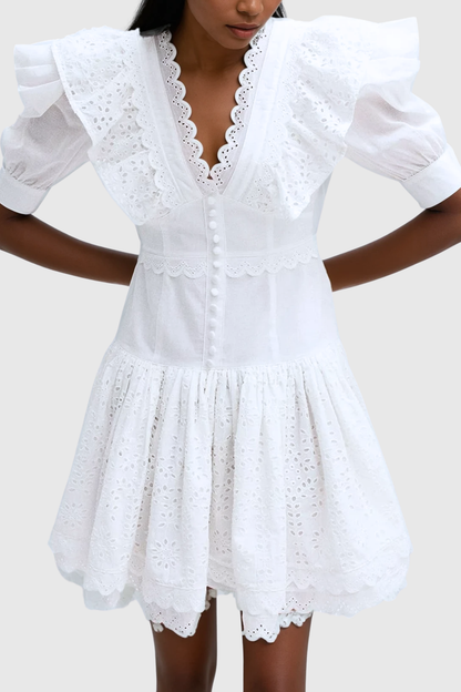 Effortlessly Elegant Dress with a Timeless Design