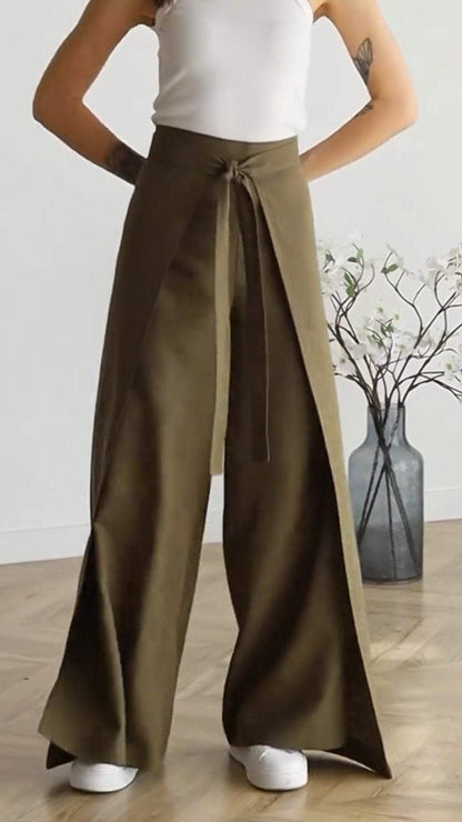 Classic Vintage Trousers with a Flattering Fit