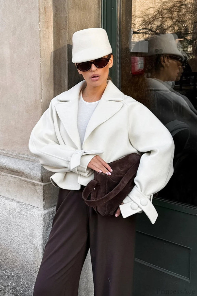 Well Tailored Coat with a Graceful Silhouette