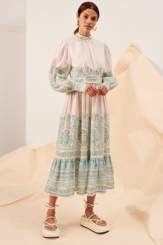 Classic Vintage Dress with a Flattering Fit