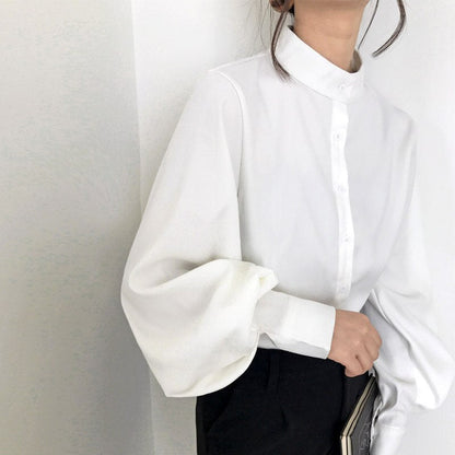 Effortlessly Elegant Blouse with a Timeless Design