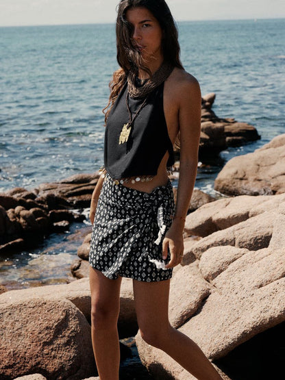 Effortlessly Elegant Top with a Timeless Design