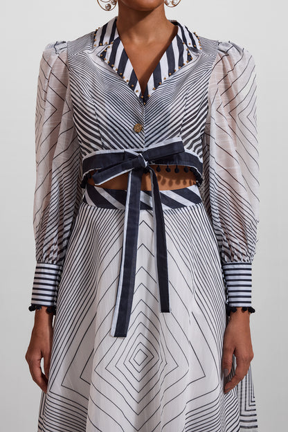 Effortlessly Elegant Top with a Timeless Design