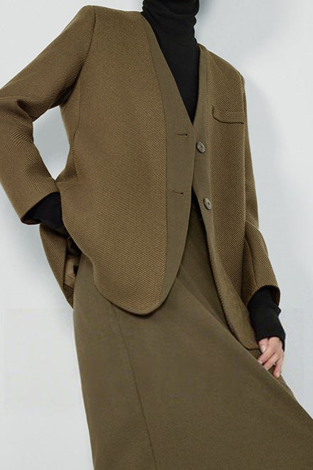 Gracefully Styled Garment for Any Occasion