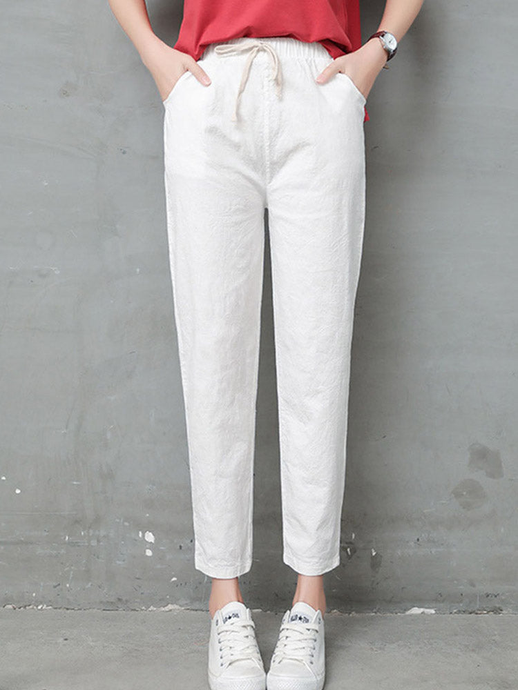 Elegantly Styled Trousers for Everyday Wear
