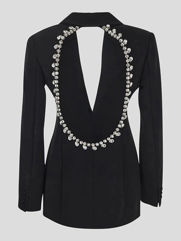 Sophisticated Garment with a Clean Classic Look