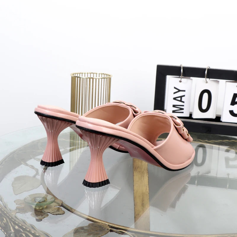 Effortlessly Elegant Heels with a Timeless Design