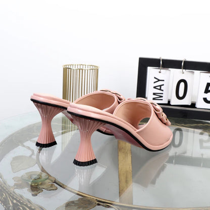 Effortlessly Elegant Heels with a Timeless Design