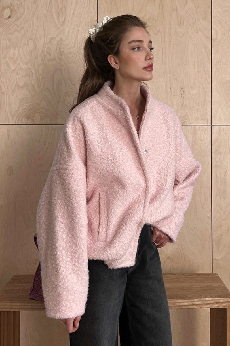 Effortlessly Elegant Jacket with a Timeless Design