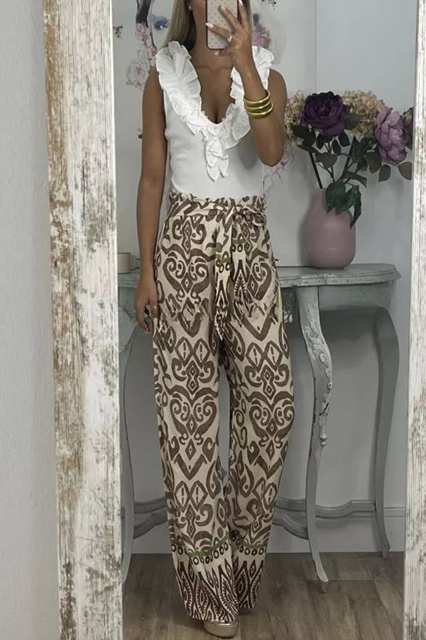 Classic Vintage Pants with a Flattering Fit