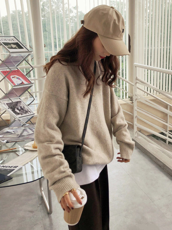 Well Tailored Sweater with a Graceful Silhouette
