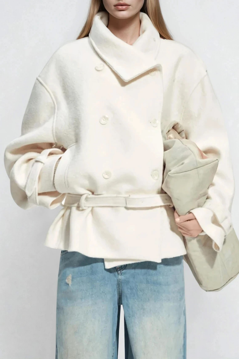 Gracefully Styled Jacket for Any Occasion