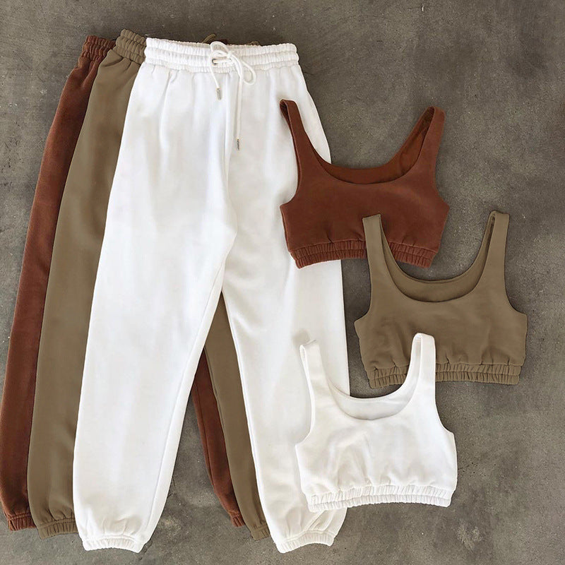 Sophisticated Trousers with a Clean Classic Look