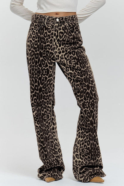 Elegantly Styled Pants for Everyday Wear