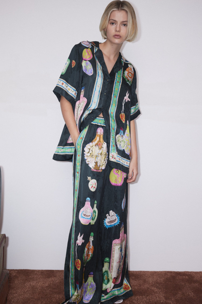 Well Tailored Pants with a Graceful Silhouette