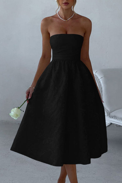 Well Tailored Dress with a Graceful Silhouette