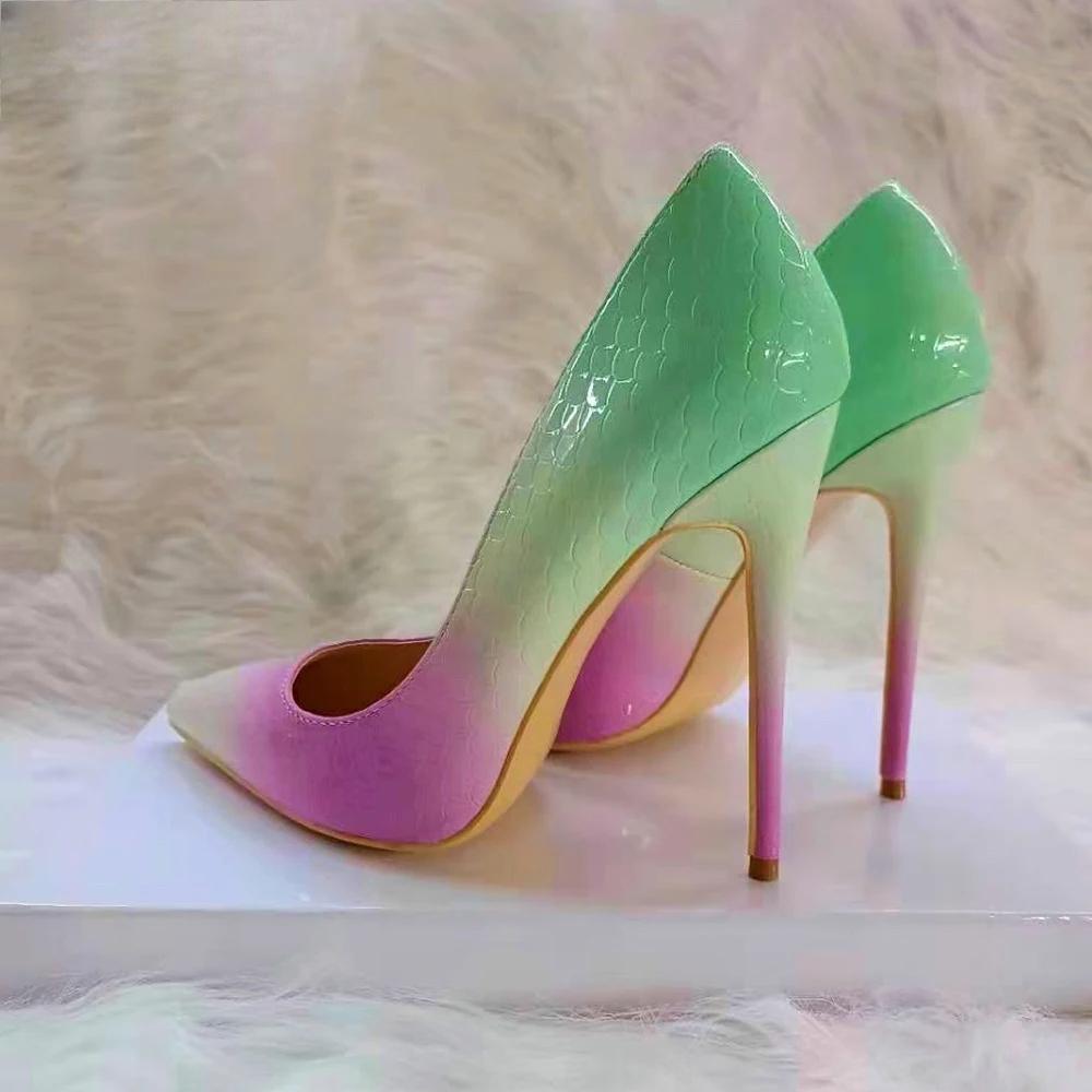 Effortlessly Elegant Shoes with a Timeless Design
