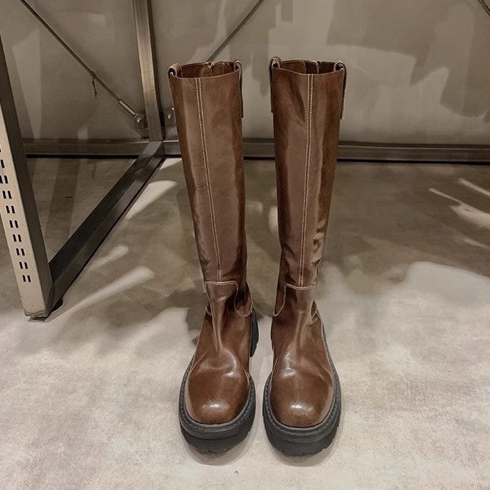 Beautifully Finished Boots in a Timeless Design