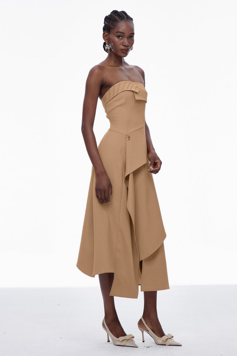 Well Tailored Dress with a Graceful Silhouette
