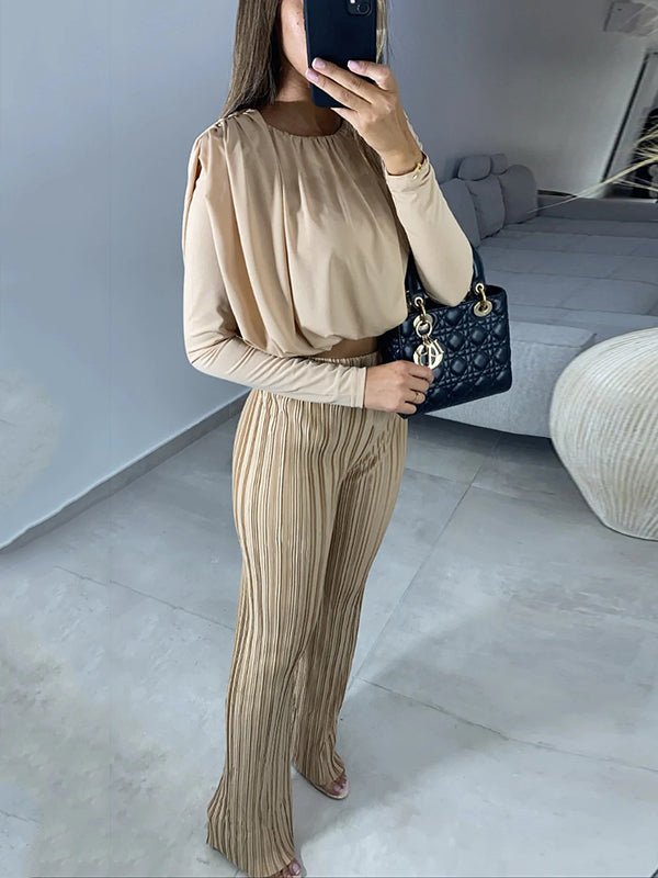 Well Tailored Pants with a Graceful Silhouette