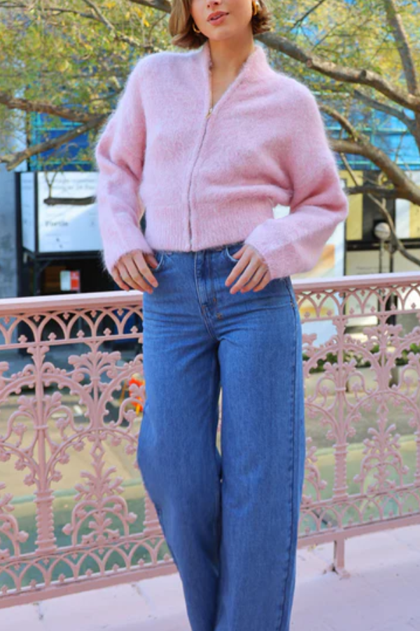 Classic Vintage Sweater with a Flattering Fit