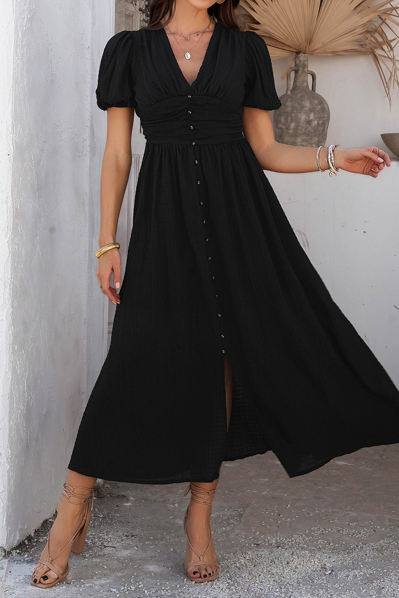 Beautifully Finished Dress in a Timeless Design