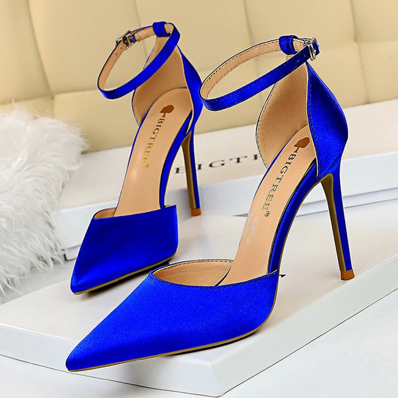 Well Tailored Heels with a Graceful Silhouette