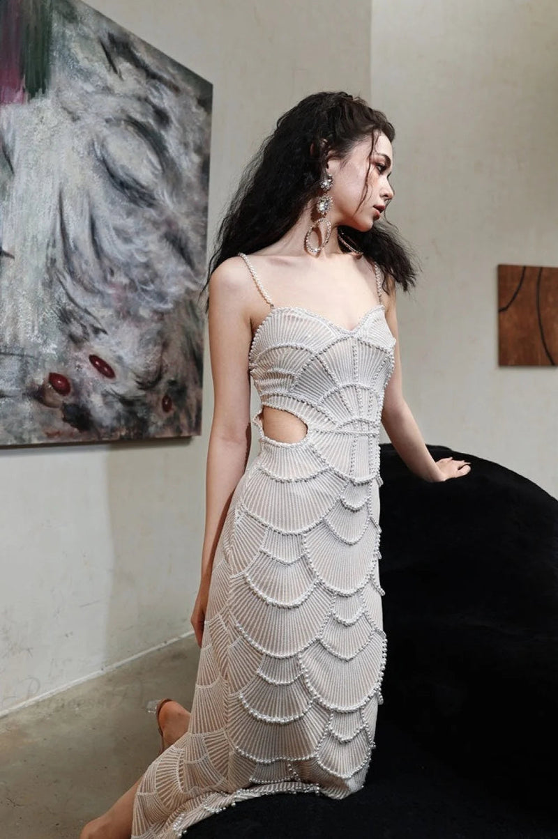 Gracefully Styled Dress for Any Occasion