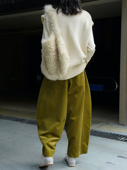 Effortlessly Elegant Pants with a Timeless Design