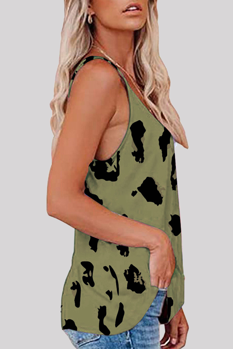 Polished Top with an Effortless Classic Look
