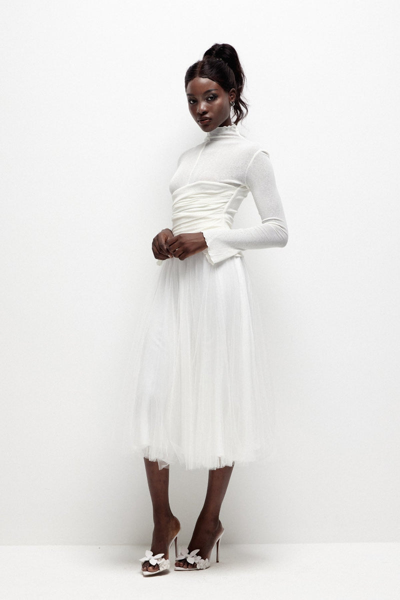 Effortlessly Elegant Dress with a Timeless Design