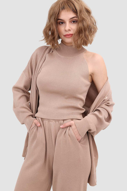 Elegantly Styled Pants for Everyday Wear