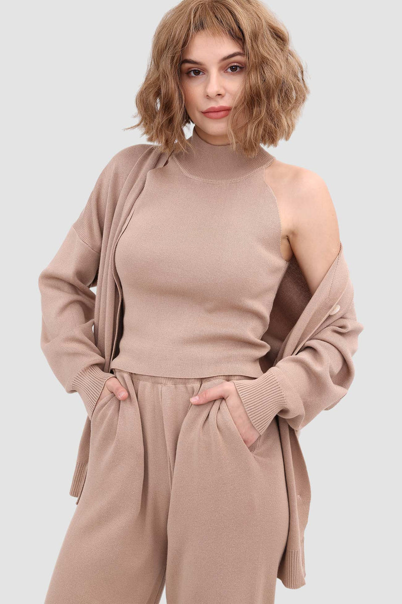 Elegantly Styled Pants for Everyday Wear