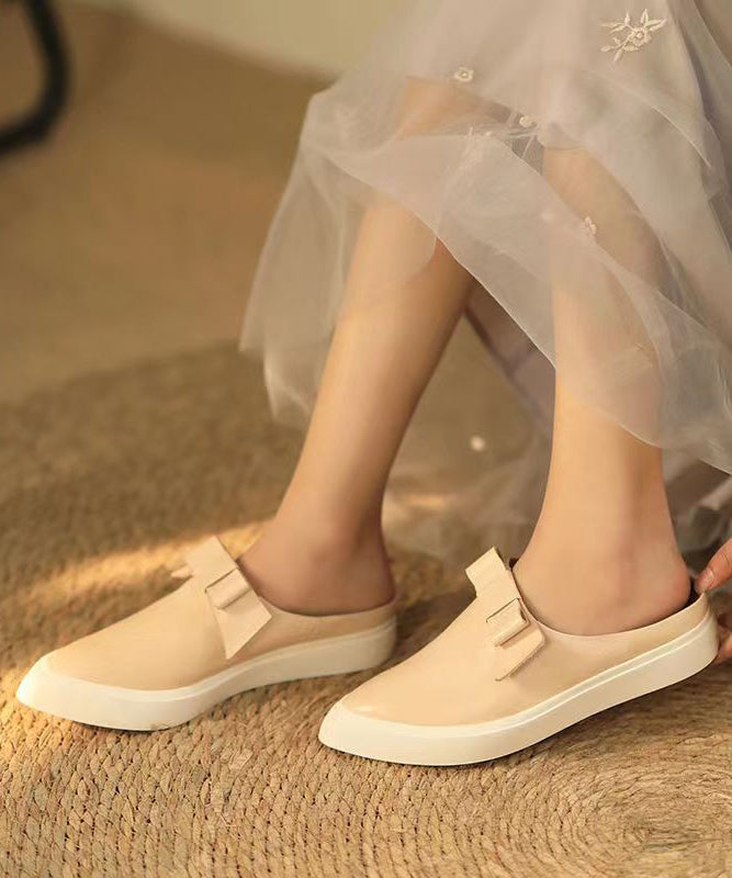 Well Tailored Sandals with a Graceful Silhouette