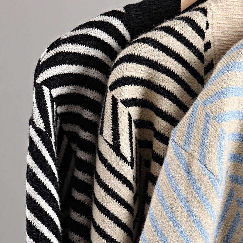 Elegantly Styled Cardigan for Everyday Wear