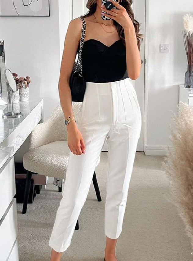 Well Tailored Trousers with a Graceful Silhouette