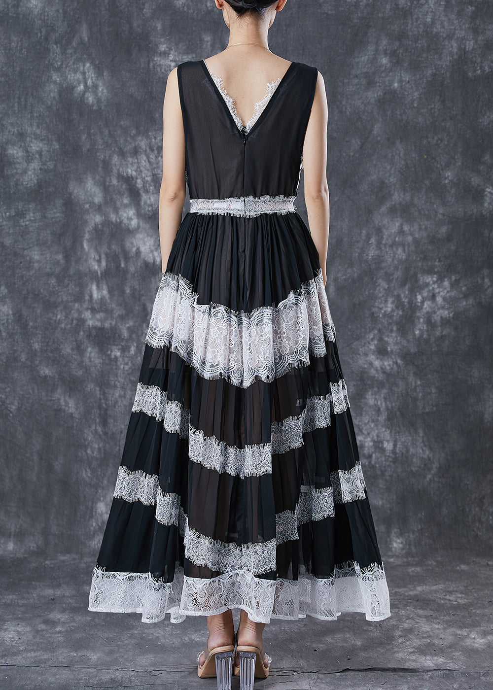 Sophisticated Dress with a Clean Classic Look
