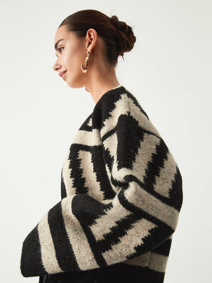 Effortlessly Elegant Cardigan with a Timeless Design
