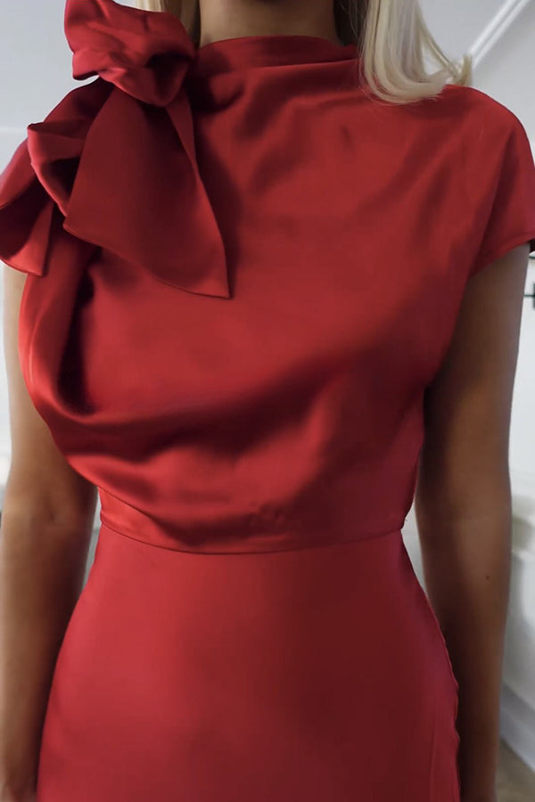Beautifully Finished Dress in a Timeless Design