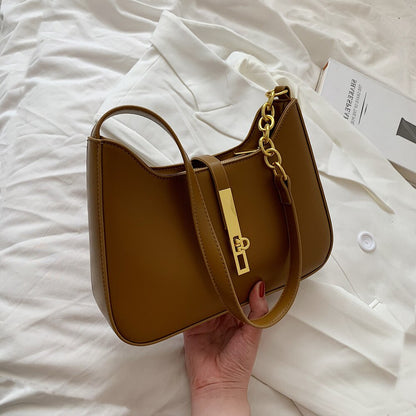 Gracefully Styled Bag for Any Occasion